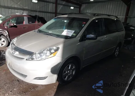 2010 Toyota Sienna Le из США, поврежденный, VIN 5TDKK4CC5AS301619